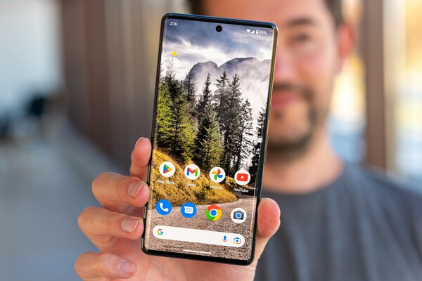 Рейтинг лучших смартфонов до 50 000 рублей: какой купить в марте 2024 — 2. Google Pixel 7 Pro (12/128 ГБ). 2
